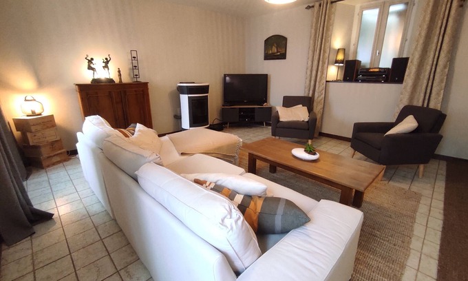 Lesneven Maison | Breton house 10 minutes from the beach!