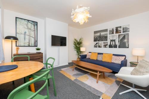 Severn Beach Maison | Brett Stays - Modern - All Mod Cons - SmartTV - BBQ - Sleeps 8
