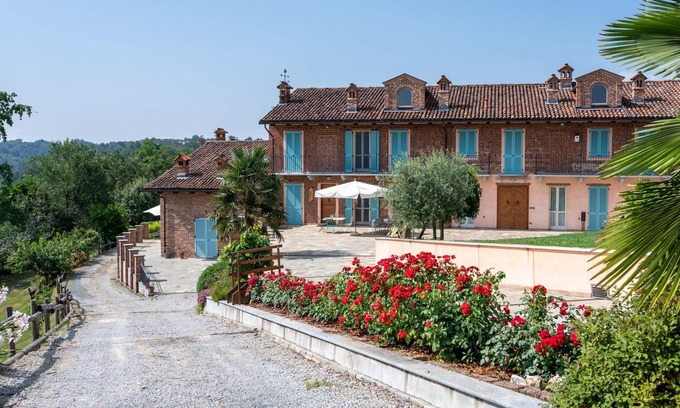 Monta Maison | Bricco delle Rondini by Interhome