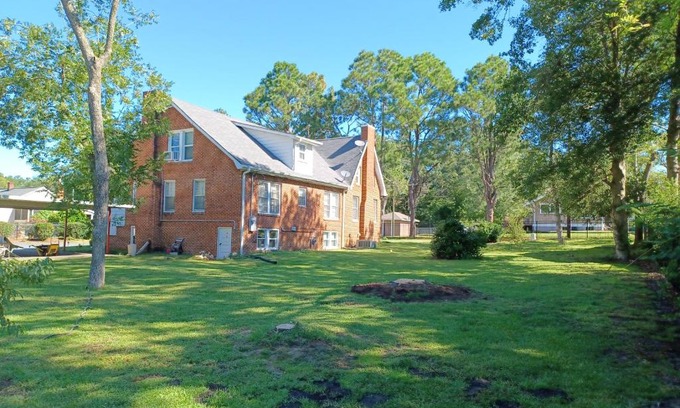 Hamlet Maison | Brick House Retreat