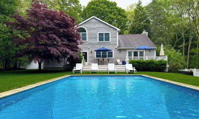 Bridgehampton Maison | Bridgehampton Designer Home with Heated Pool.