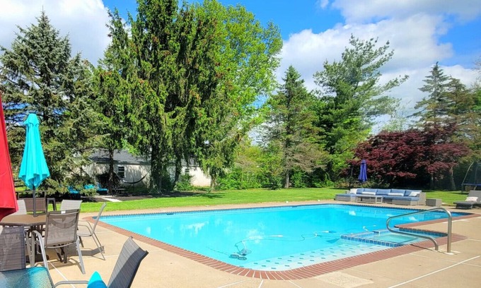 Lansdale Maison | Bridle Pool House Vacation Home