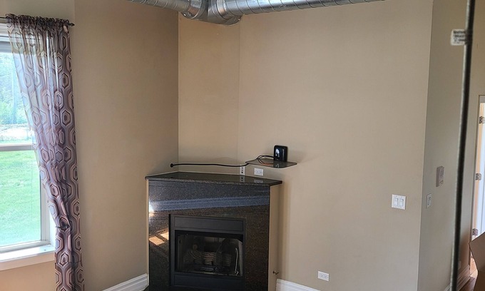 Grand Boulevard Copropriété | Bright 2 Bed/2 Bath Condo With Patio Less Than 10 Mins From Major Attractions