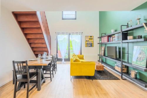 Lambersart Appartement | Bright 2-bedroom apartment w balcony and parking