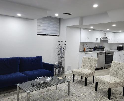Angus Appartement | Bright 2 Bedroom Basement Apartment in Angus