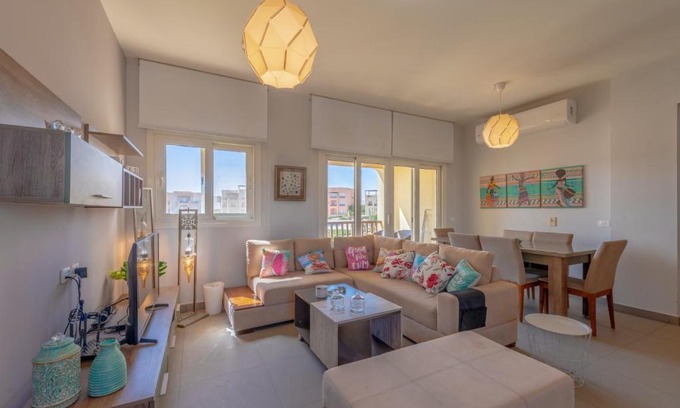 El Gouna Appartement | Bright 2 BR Apartment Waterside Pool & Lagoon