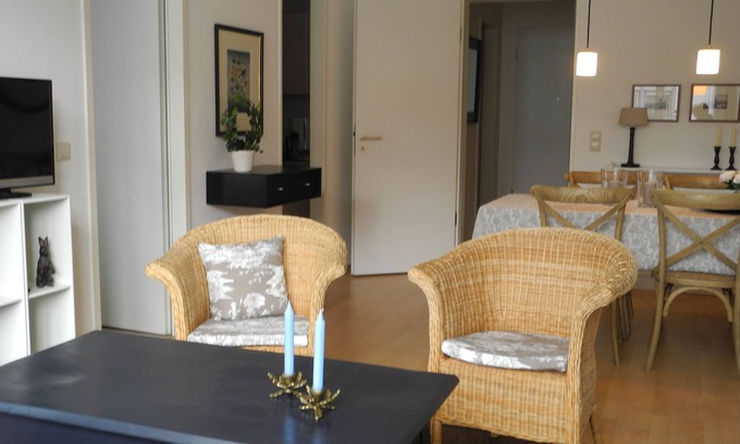 Radeberger Vorstadt Appartement | Lumineux 2 pièces Appartement, juste sur l'Elbe, près de la ville, garage, grande infrastructure