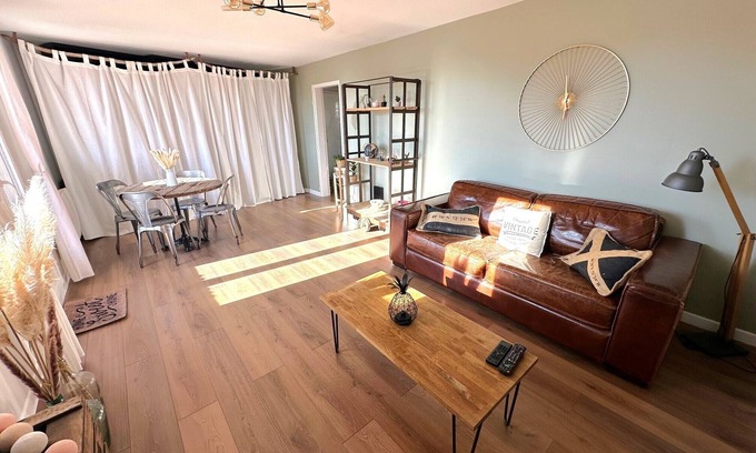 Voisins-le-Bretonneux Appartement | Lumineux 3 pièces avec balcon à 12 min de Versailles et 5 min du Golf National !