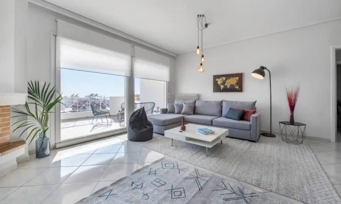 Glyfada Appartement | Bright 3bdr Apt with Roofgarden, Jacuzzi
