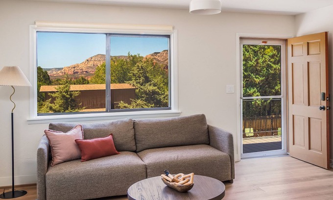 West Sedona Maison | Bright & Airy 2-Bedroom House with Spectacular Views in West Sedona