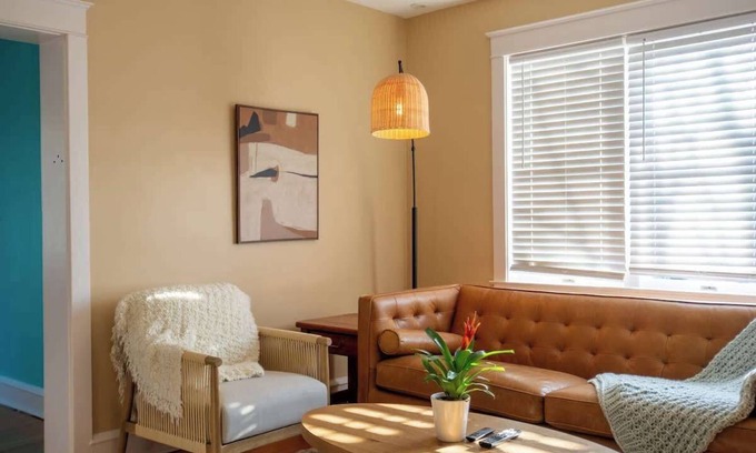 Wilmington Maison | Bright & Airy Apartment w Massive Master Suite