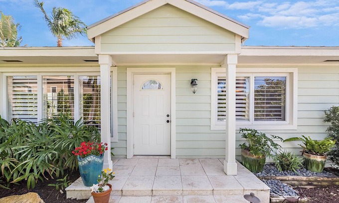 Juno Beach Maison | Bright & Airy Luxury Cottage sur la plage de Juno