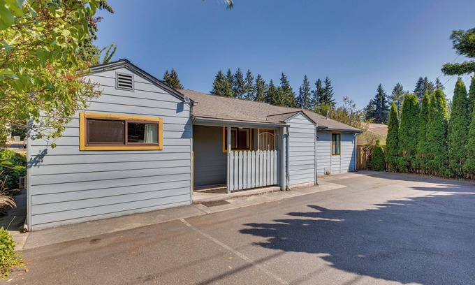Pinehurst Maison | Bright & Airy Seattle Abode < 9 Mi to Space Needle