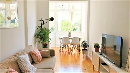 Alcantara Appartement | Bright Alcântara Escape with AC