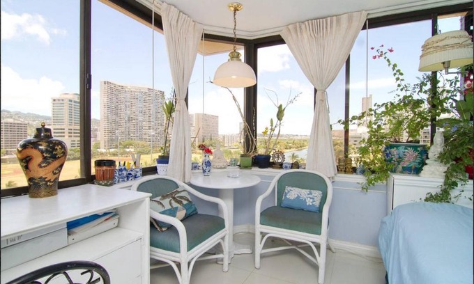 McCully - Moiliili Appartement | Bright Amazing View Walk Everywhere