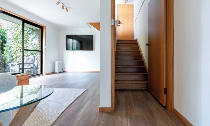West Launceston Appartement | Bright and Beautiful Near the Gorge with Parking