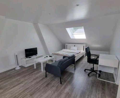 Berg Maison | Bright and cozy room close to airport Grenier