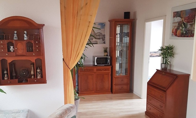 Boehlen Appartement | Bright and spacious guest apartment in the south of Leipzig for up to 5 people