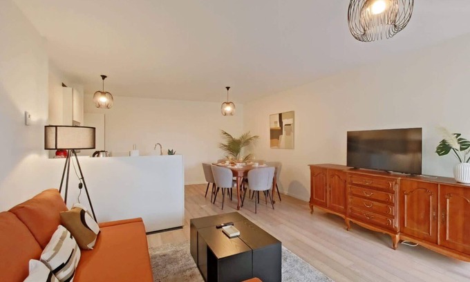 Schaerbeek Appartement | Bright and modern 2BR apartment with a Balcony