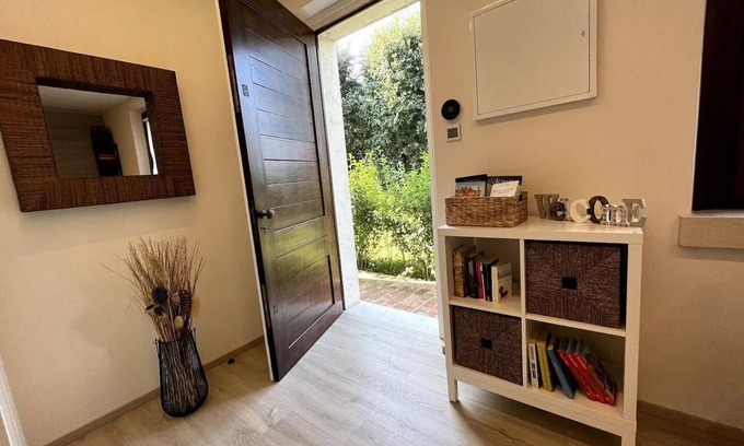 Ponti sul Mincio Appartement | Bright and quiet apartment with garden, pets allowed.