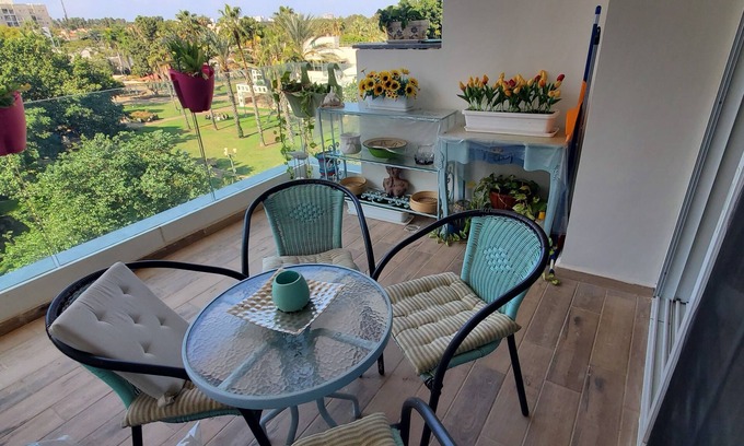 Tel Aviv Appartement | Ramat Aviv Gimel ensoleillé et ensoleillé sur le centre de l'éclairage près de l'université TA