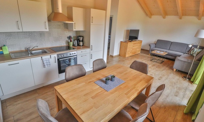 Saaldorf-Surheim Appartement | Bright apartment- 5 persons, 53sqm, 2 bedrooms, balcony with mountain view