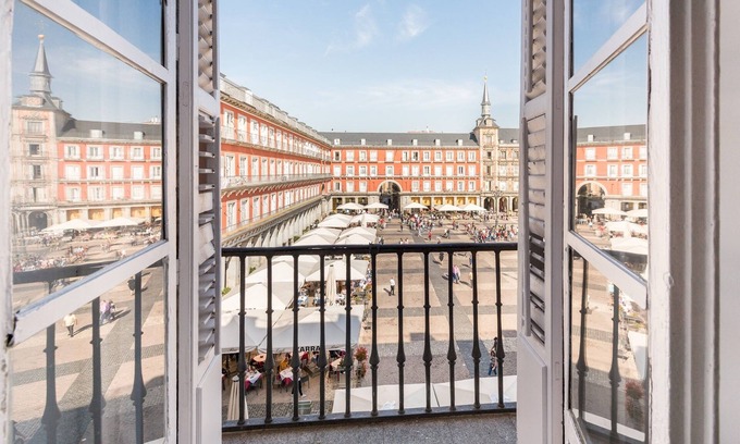 Sol Appartement | Bright Apartment in Madrid Center. Plaza Mayor II