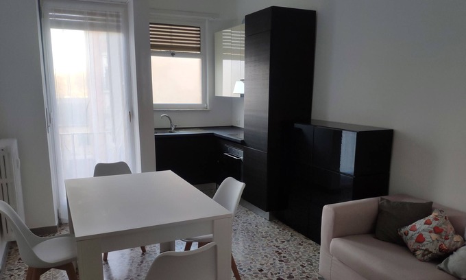 Turin Appartement | Bright Apartment in residential area with balconies