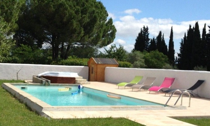 Villalbe Appartement | Appartement lumineux,beaucoup de caractère,terrasse privative,piscine,jardin