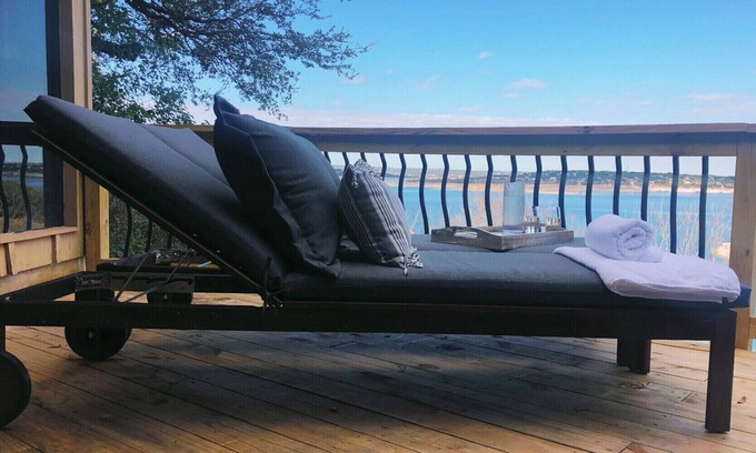 Lakeway Maison | Bright Cove Bungalow- Charming & Luxe Waterfront home located on Lake Travis