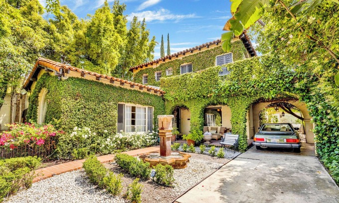 Melrose Maison | Bright & Cozy Home on Highland Avenue