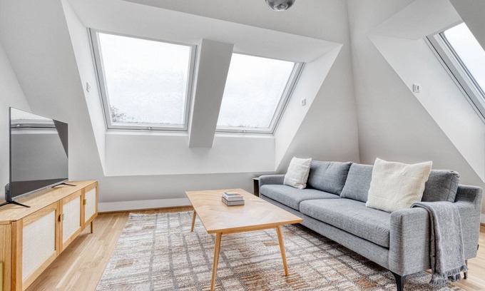 Vienna Appartement | Bright Donaustadt 2BR w/ Balcony & Elevator, nr metro U2, by Blueground