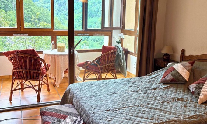 Les Bains de la Preste Copropriété | Bright studio with patio and mountain views