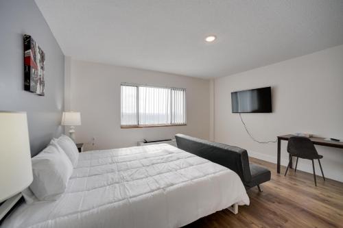 Gadsden Appartement | Bright Gadsden Apartment about 10 Mi to Dive Land Park