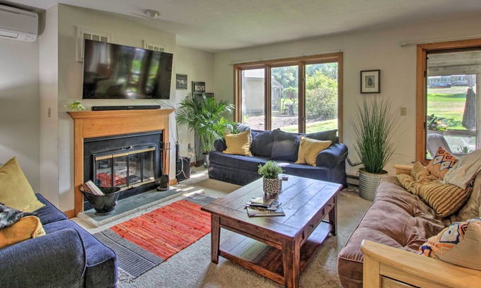 Gilford Appartement | Bright Getaway - Lake Access ~ 7 Miles to Gunstock