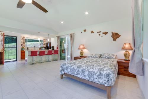 Pauwela Appartement | Bright Haiku Studio Patio and Rainforest View