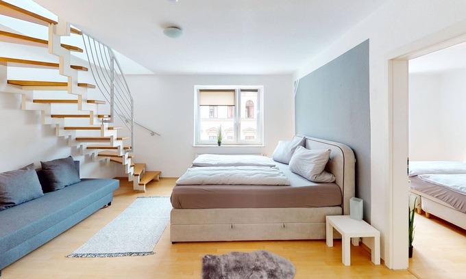 Suedvorstadt Appartement | Bright holiday flat in a prime location with Private Terrace, Shared Garden and Wi-Fi