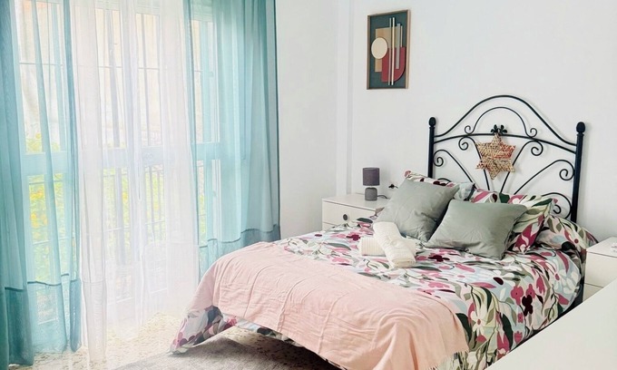 Dos Hermanas Maison | Bright House in the Heart of Dos Hermanas