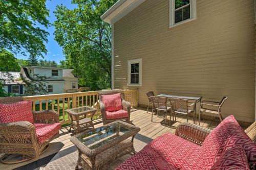 Wolfeboro Maison | Bright Lake Winnipesaukee Home - Walk to Town