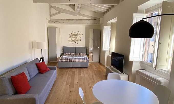 Santa Croce Appartement | BRIGHT LOFT IN THE HEART OF FLORENCE A FEW STEPS FROM UFFIZZI