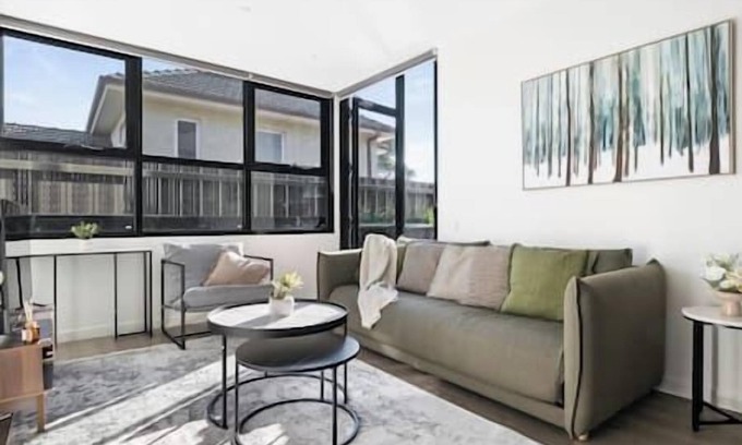 Malvern East Appartement | Bright & Modern 1BR Apt w/Balcony & Parking