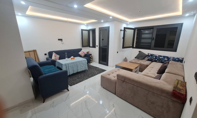Harhoura Appartement | Bright, modern apartment in Harhoura - 7 minutes from the beach
