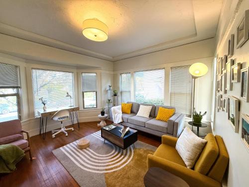 Temescal Appartement | Bright, Modern & Artsy Space