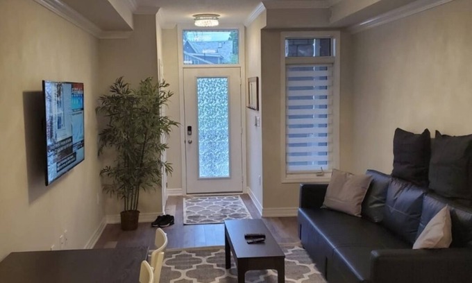 Beamsville Copropriété | Bright, Modern, Conveniently Located Condo