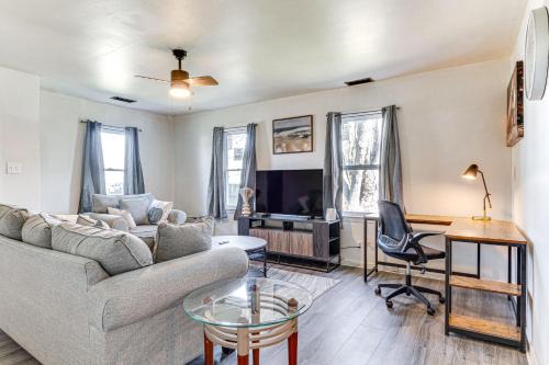 Muncie Maison | Bright Muncie Home with Yard about 2 Mi to Downtown!