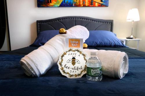 Englewood Maison | Bright & New Room Shared Apartment NYC Bus