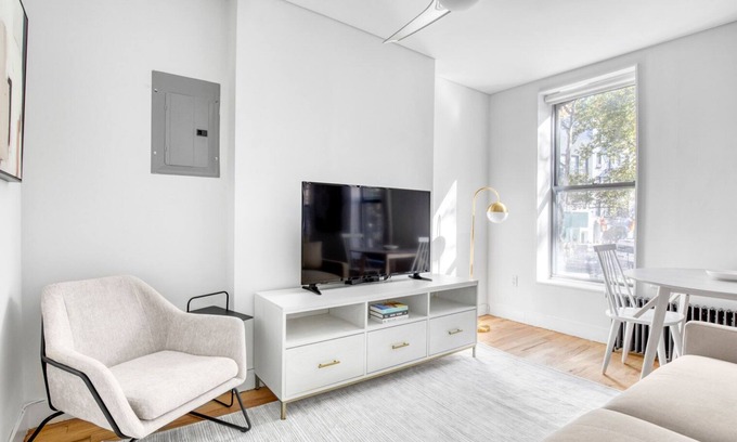 Little Italy Appartement | Bright Nolita 1BR w/ W/D, nr SoHo, by Blueground
