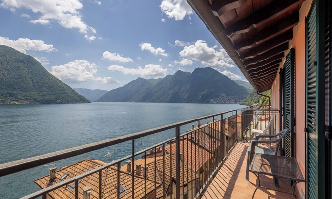 Colonno Appartement | Bright penthouse on Lake Como with breathtaking view.