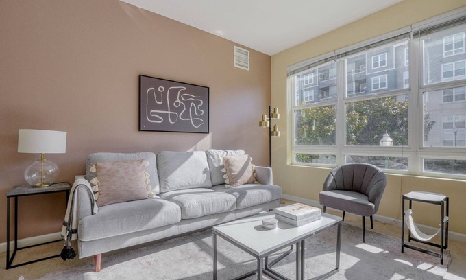 San Bruno Appartement | Bright San Bruno 2BR w/ Pool, Spa & Gym, nr Groceries, by Blueground