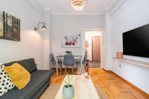 Filopappou Appartement | Bright Serenity 1DR Apt in Koukaki